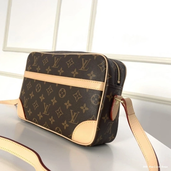 Aaa replica bags BAG MESSENGER VUITTON LOUIS 0808